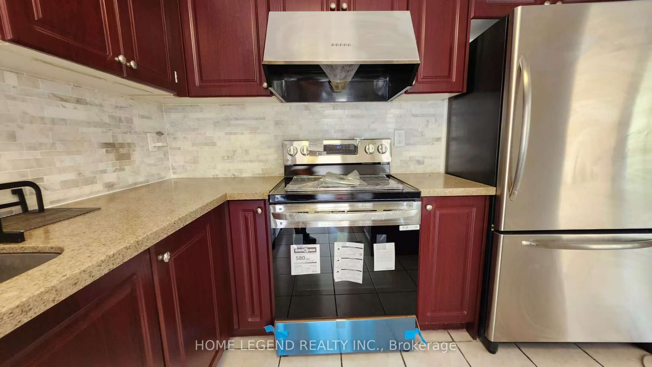 Photo 36 of 108 Viscount Drive, Markham, Berczy — HOMEH
