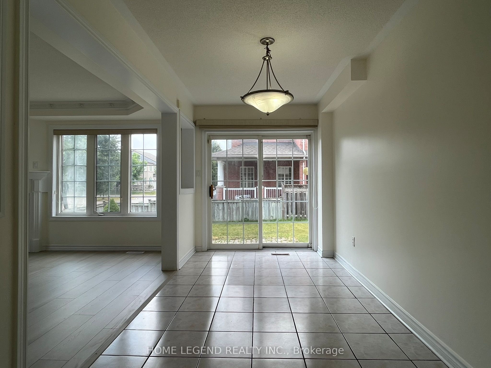 Photo 34 of 108 Viscount Drive, Markham, Berczy — HOMEH