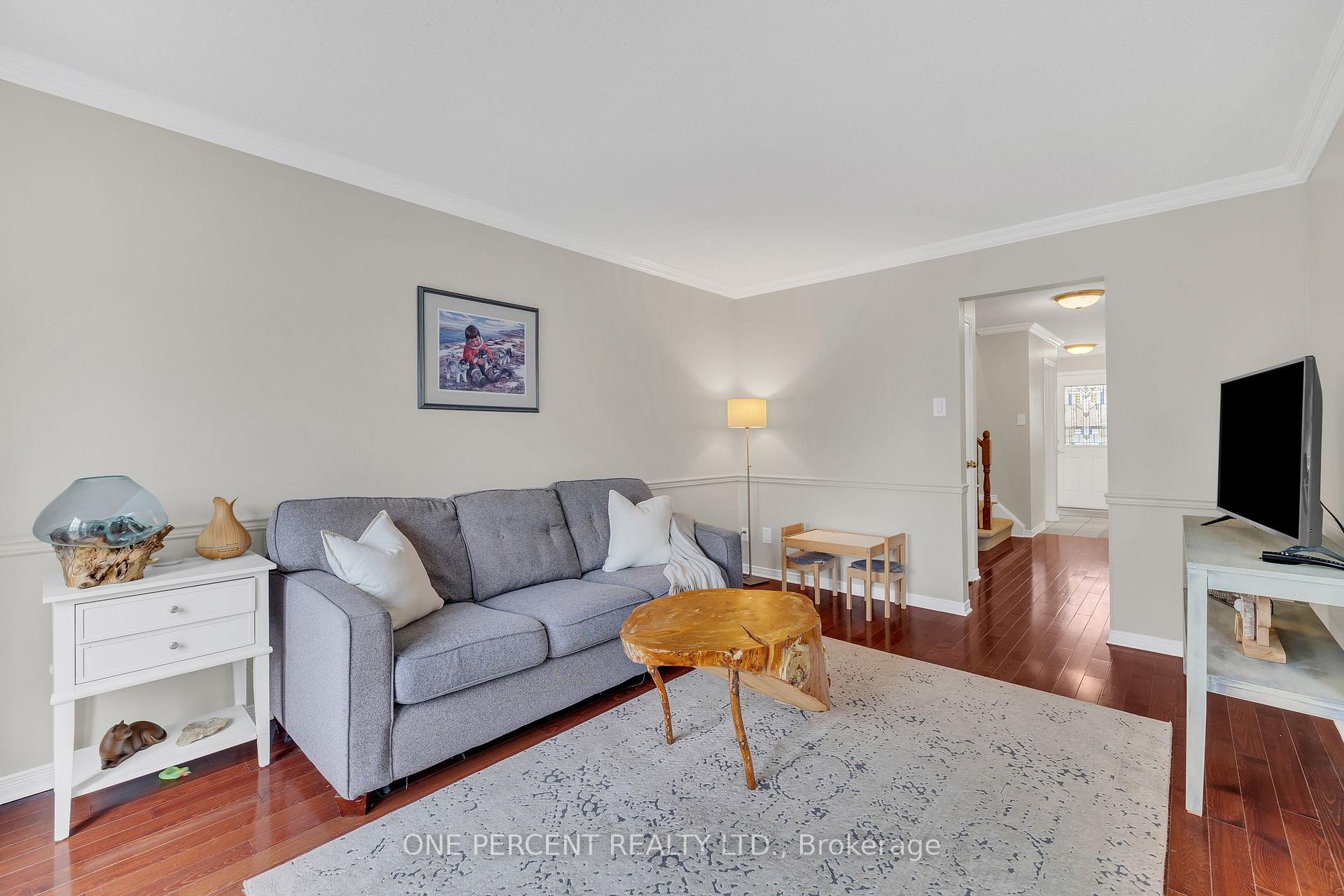 Photo 10 of 54 Alberni Street, Ottawa, Barrhaven - On the Green — HOMEH