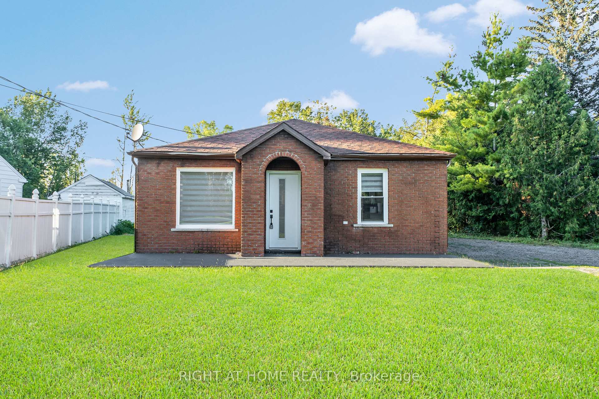 Photo 1 of 364 Bridge Street W, Belleville, Belleville Ward — HOMEH