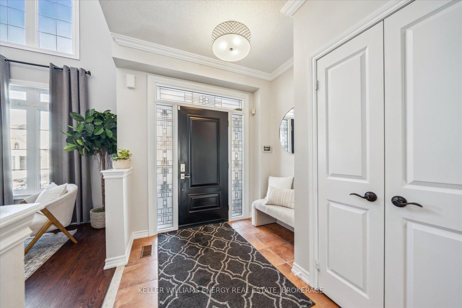 Photo 2 of 11 Brough Court, Clarington, Bowmanville — HOMEH