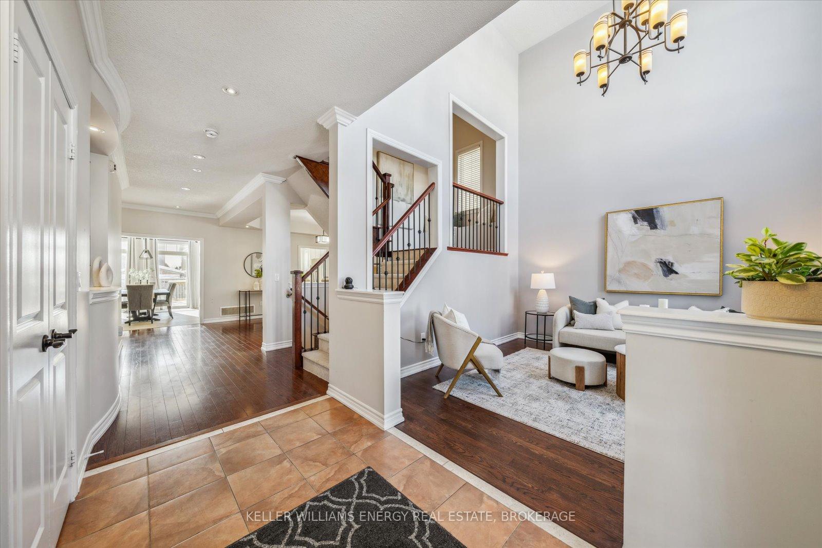 Photo 3 of 11 Brough Court, Clarington, Bowmanville — HOMEH