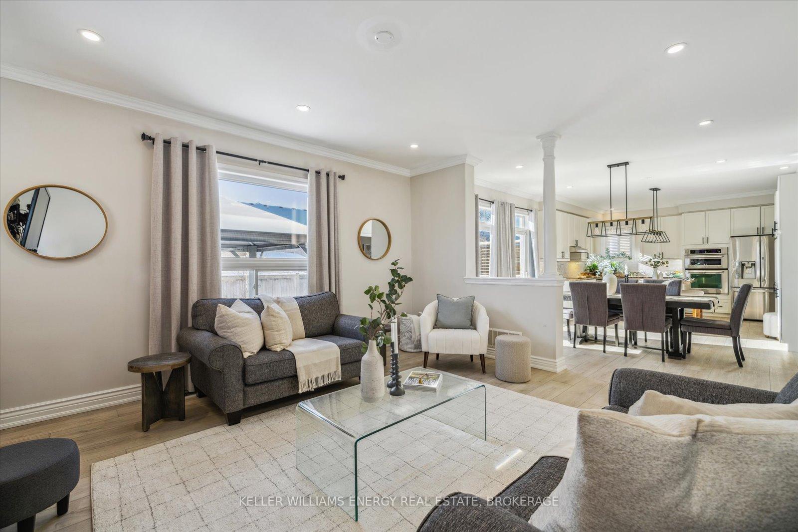 Photo 8 of 11 Brough Court, Clarington, Bowmanville — HOMEH
