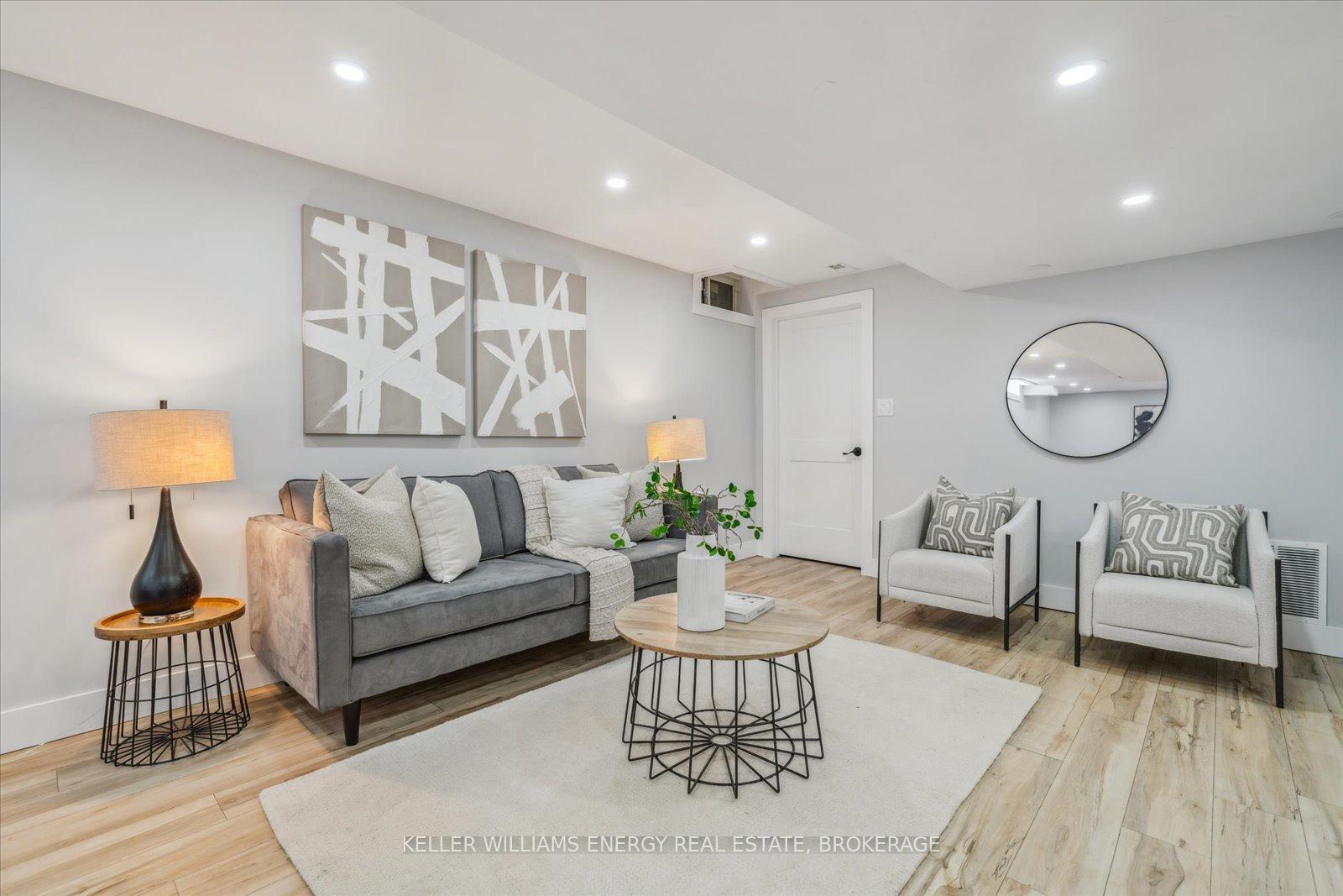 Photo 21 of 11 Brough Court, Clarington, Bowmanville — HOMEH