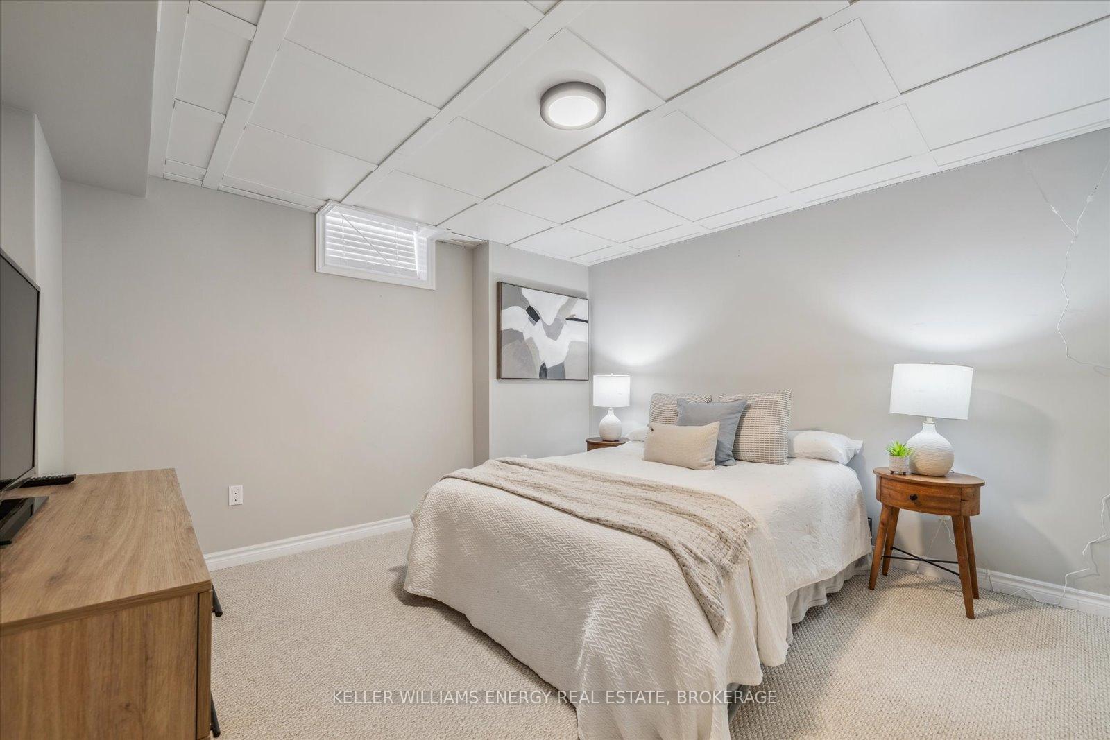 Photo 25 of 11 Brough Court, Clarington, Bowmanville — HOMEH