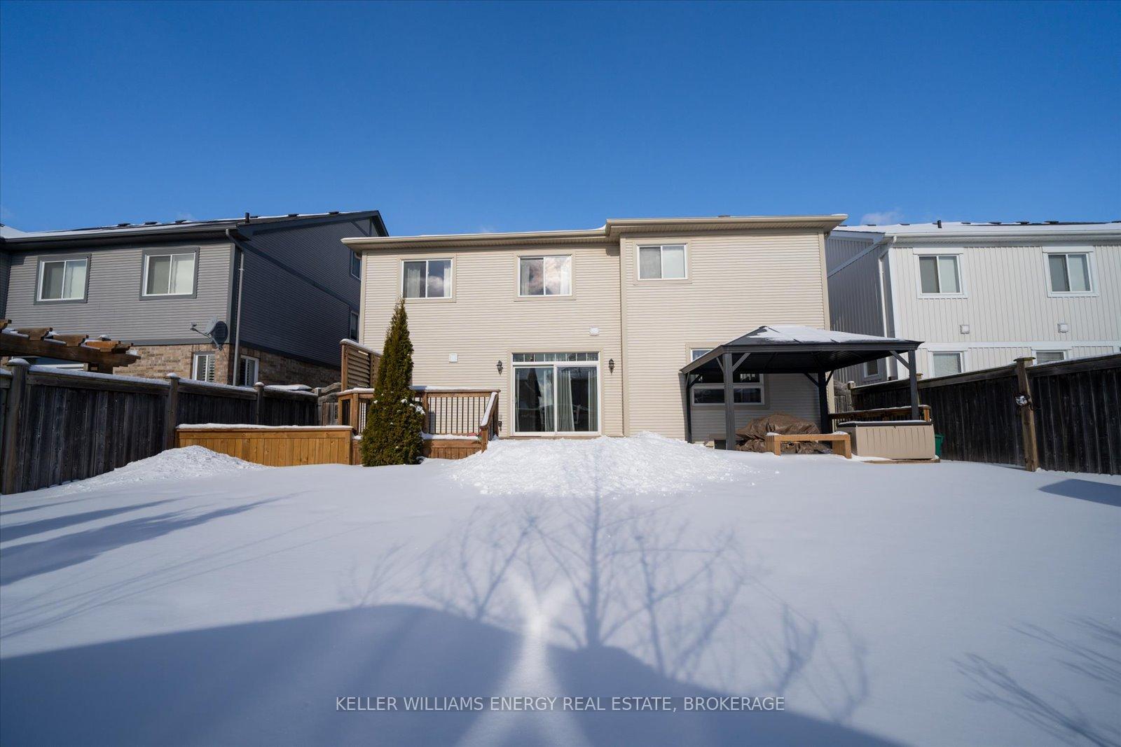 Photo 26 of 11 Brough Court, Clarington, Bowmanville — HOMEH