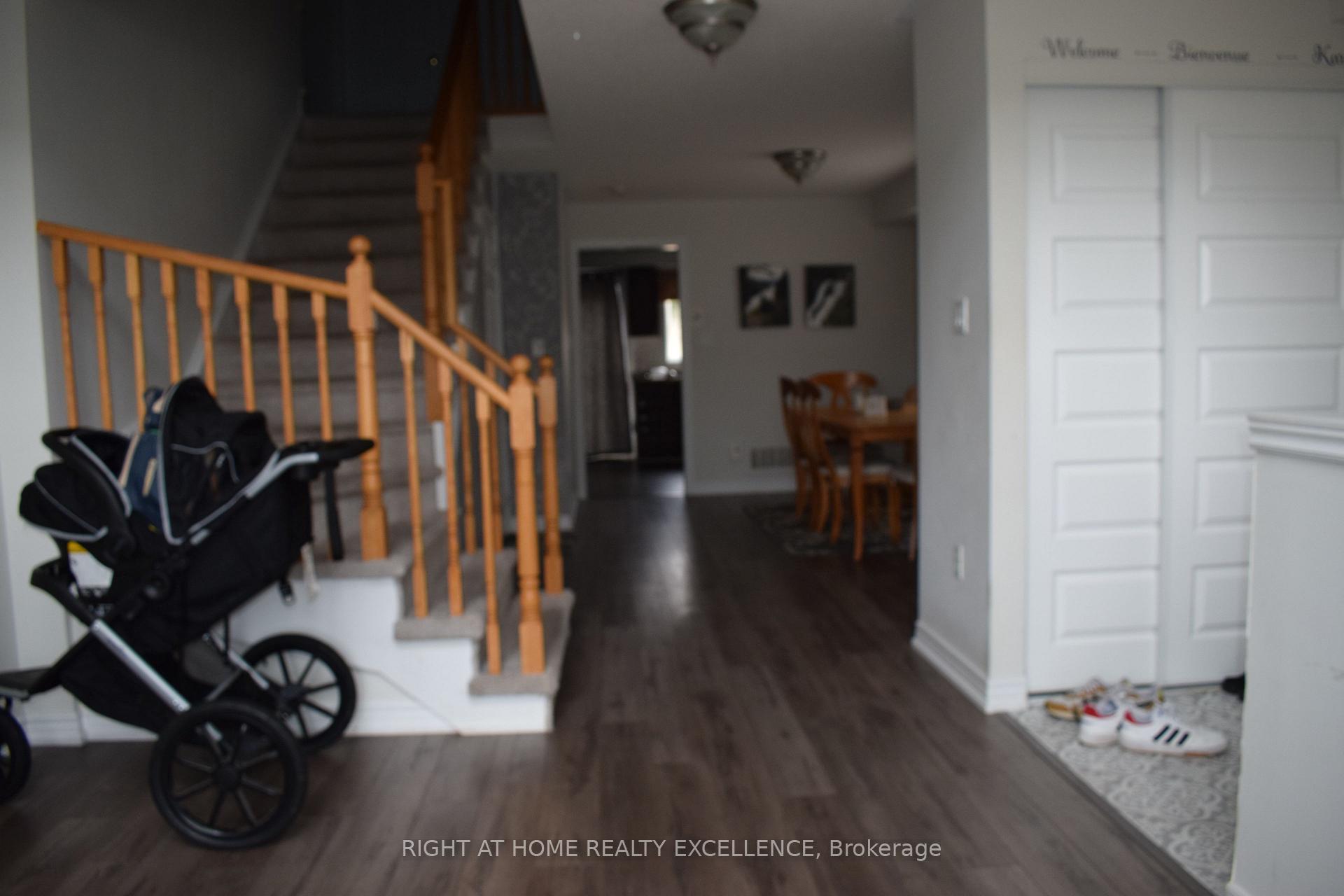 Photo 5 of 205 Thrushwood Drive, Barrie, 400 West — HOMEH