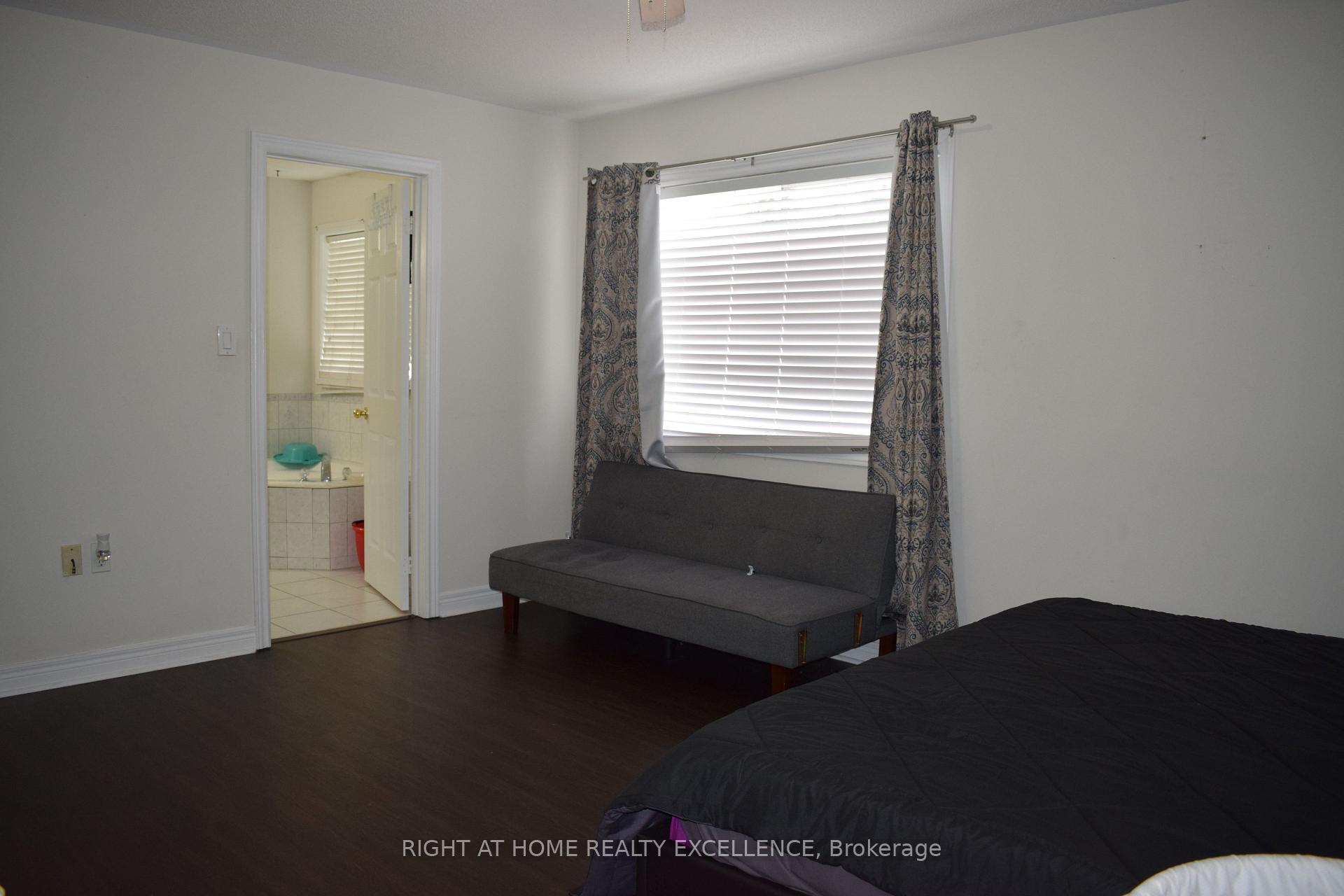 Photo 19 of 205 Thrushwood Drive, Barrie, 400 West — HOMEH