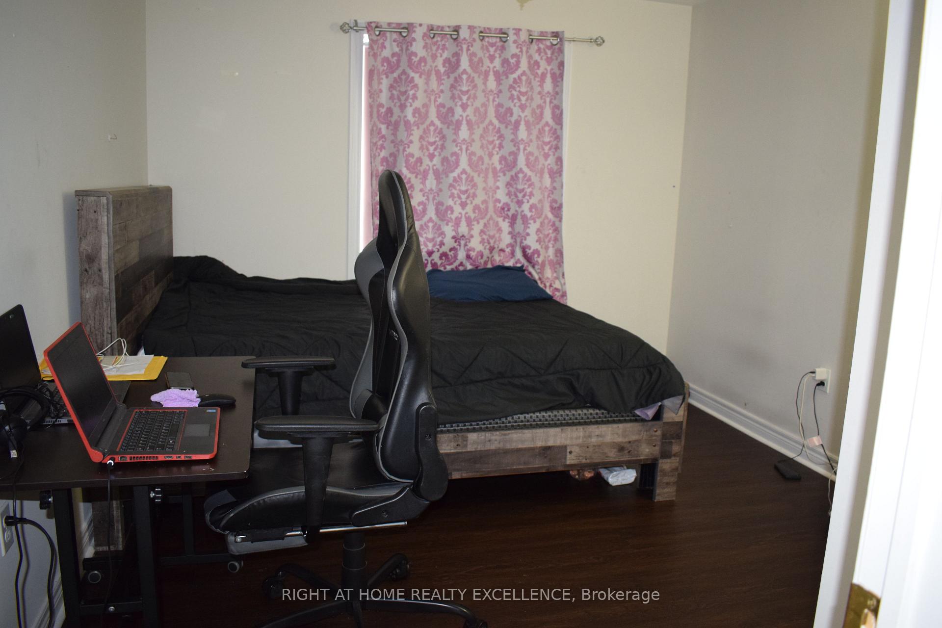 Photo 27 of 205 Thrushwood Drive, Barrie, 400 West — HOMEH