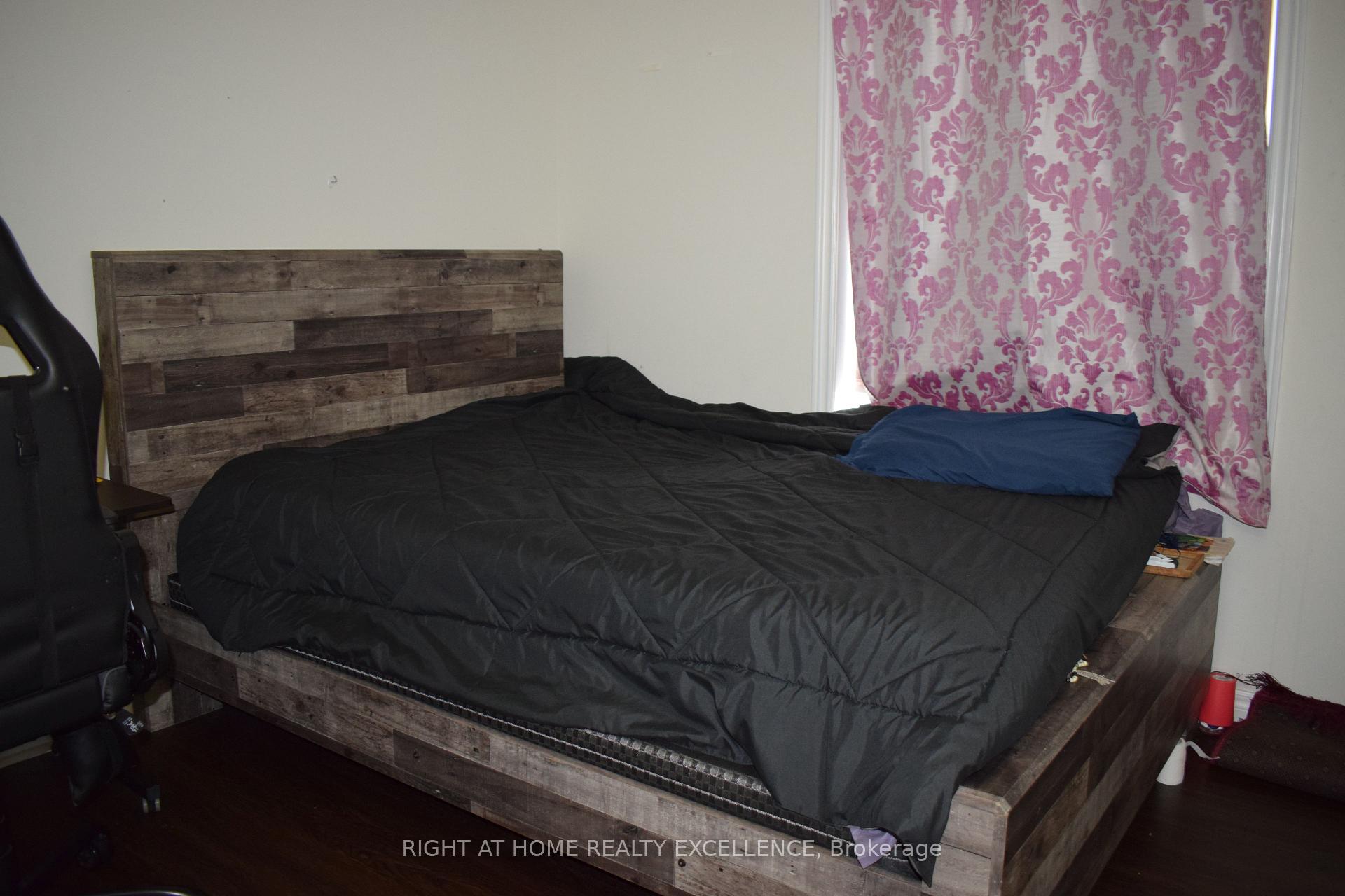 Photo 28 of 205 Thrushwood Drive, Barrie, 400 West — HOMEH