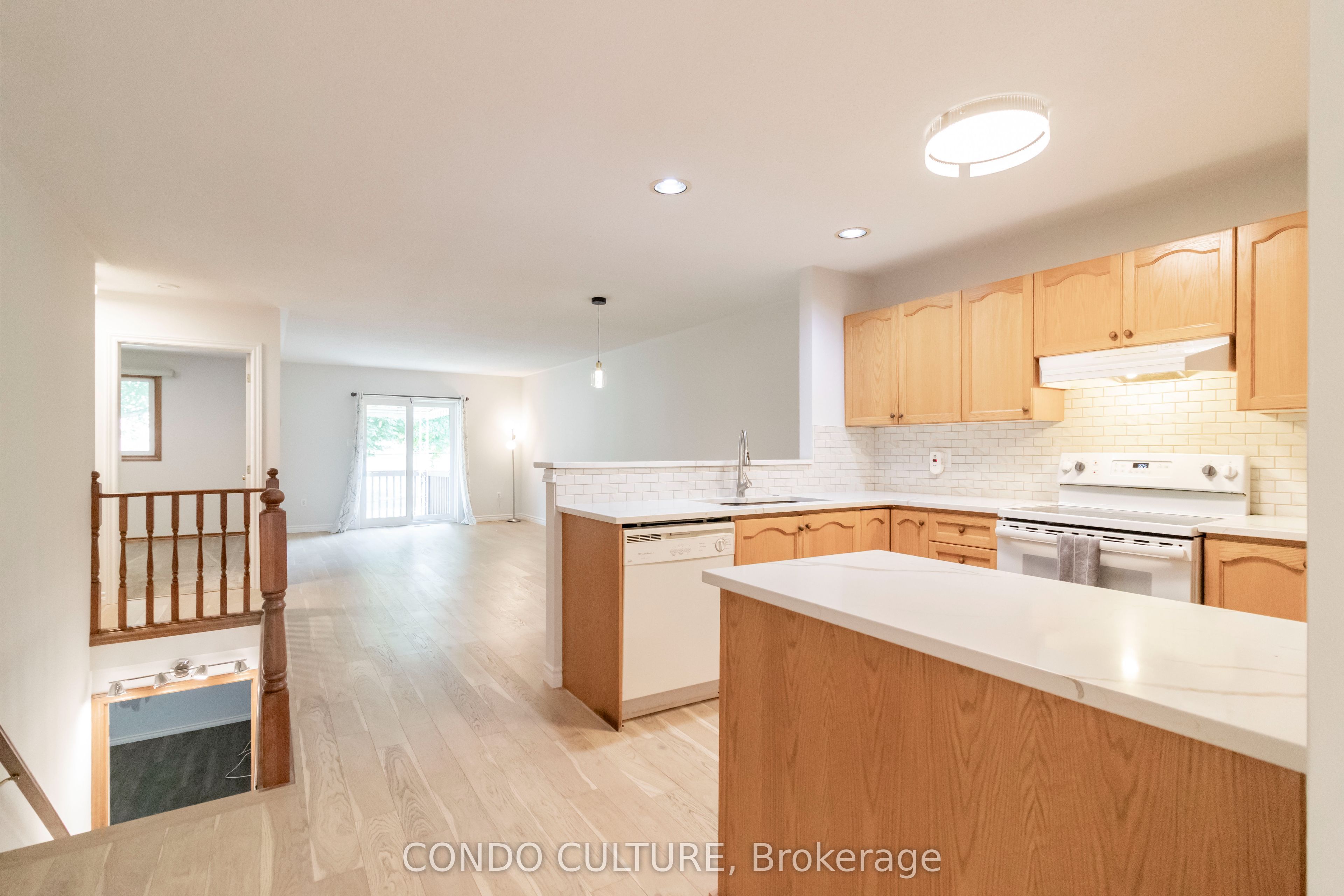 Photo 64 of Unit 2, 60 Whitlaw Way, Brant, Paris — HOMEH