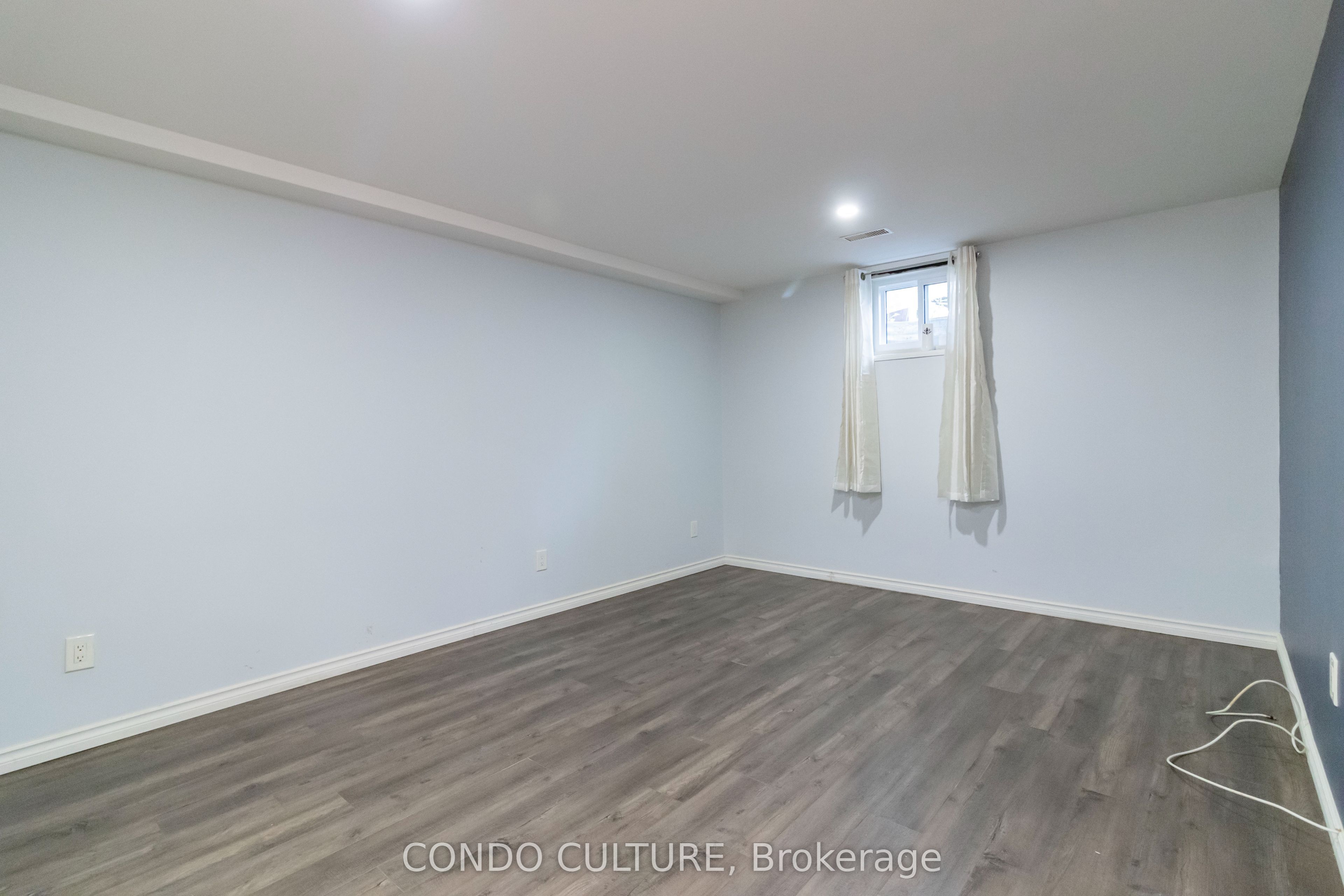 Photo 74 of Unit 2, 60 Whitlaw Way, Brant, Paris — HOMEH