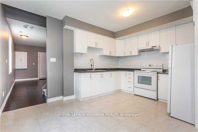 Photo 4 of 41 Gowan Street, Barrie, Allandale — HOMEH