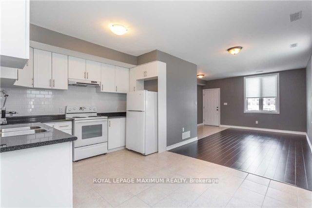 Photo 5 of 41 Gowan Street, Barrie, Allandale — HOMEH