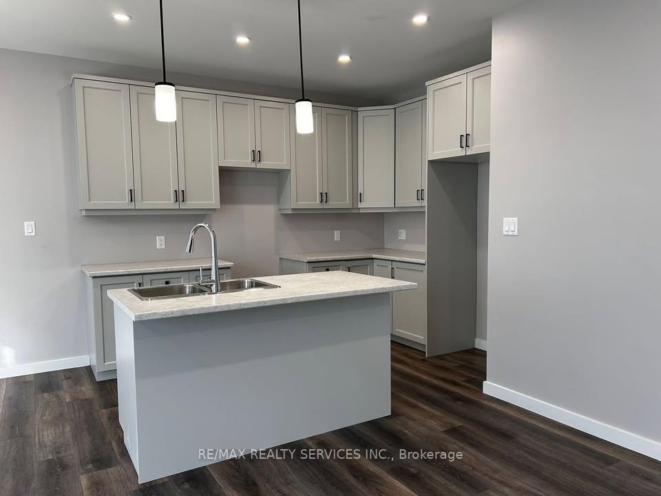Photo 3 of 32 Summit Crescent, Belleville, Belleville Ward — HOMEH