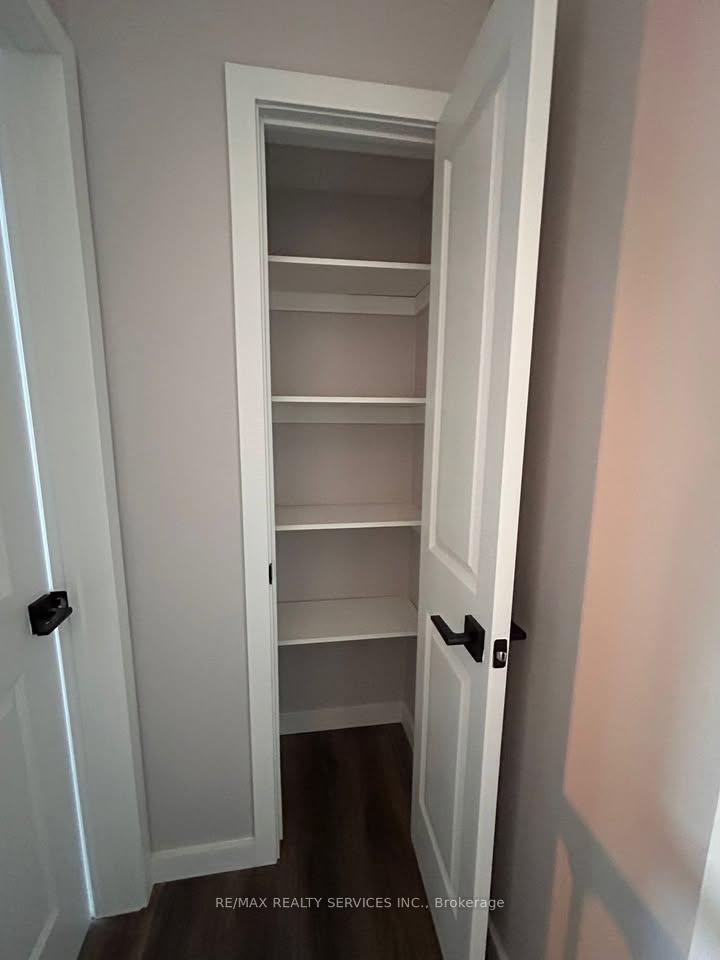 Photo 10 of 32 Summit Crescent, Belleville, Belleville Ward — HOMEH