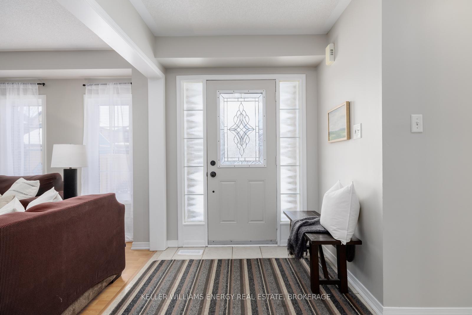 Photo 5 of 150 Courvier Crescent, Clarington, Bowmanville — HOMEH