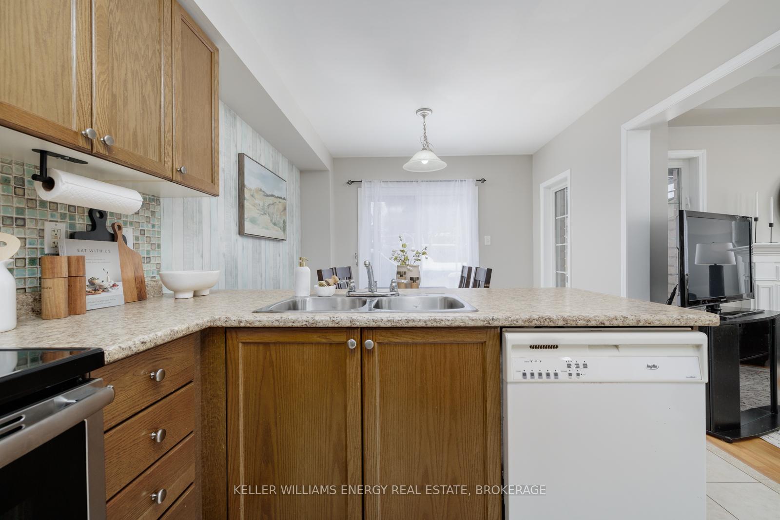 Photo 14 of 150 Courvier Crescent, Clarington, Bowmanville — HOMEH