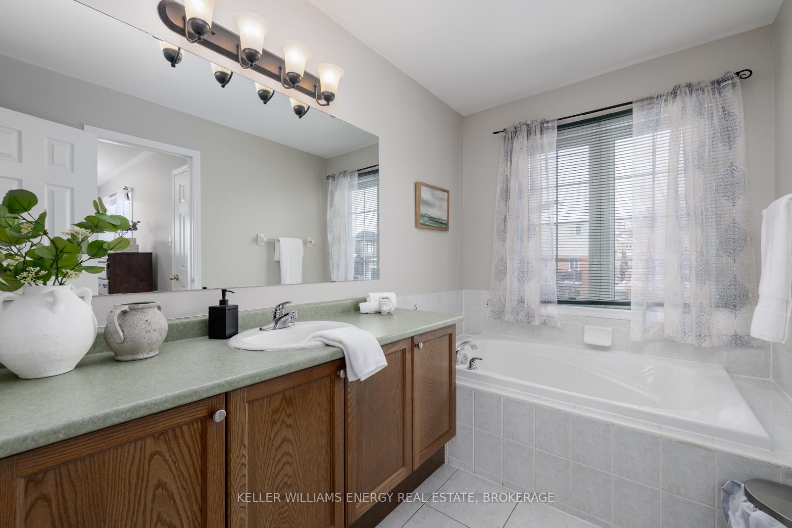 Photo 23 of 150 Courvier Crescent, Clarington, Bowmanville — HOMEH