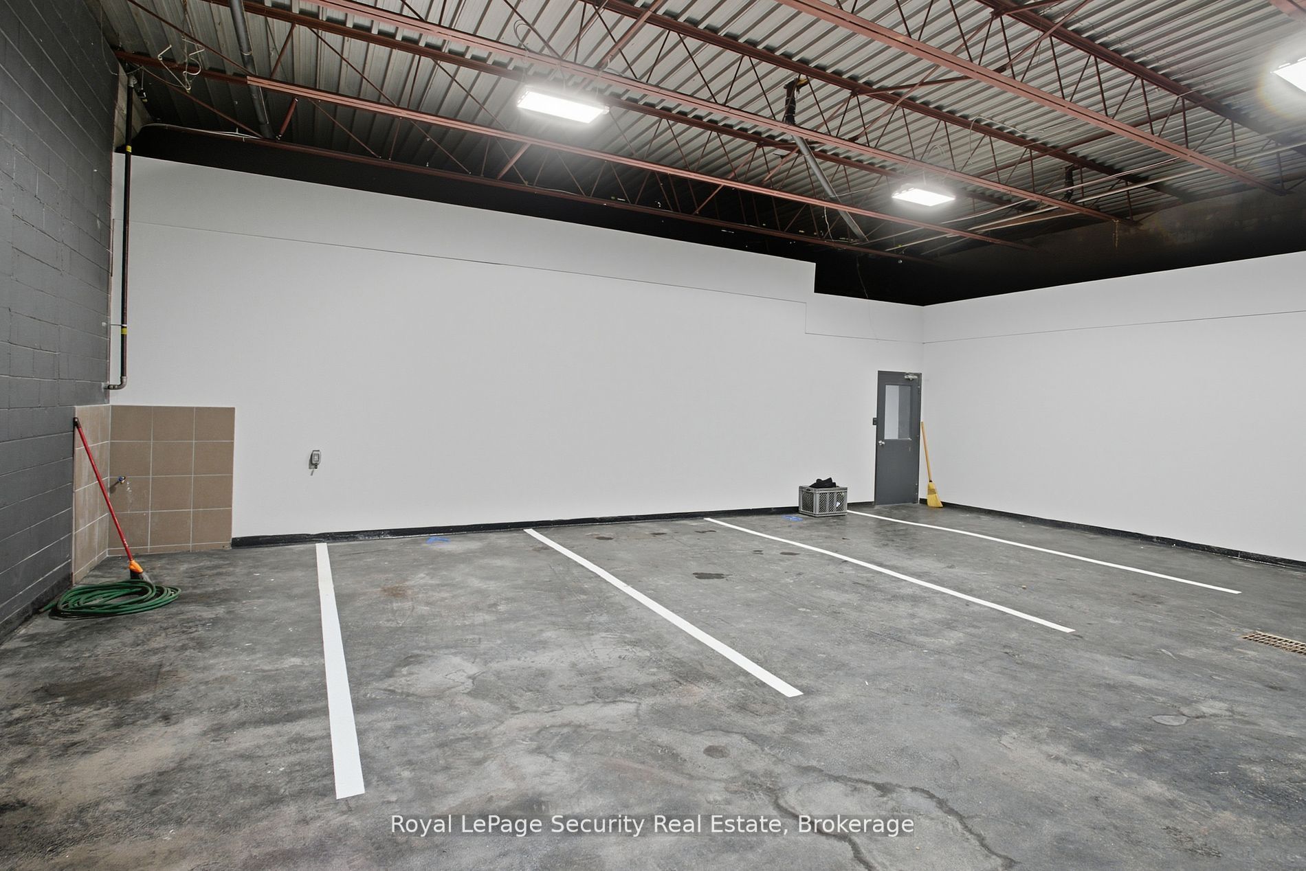 Photo 46 of Unit B, 185 Main Street, King, Schomberg — HOMEH