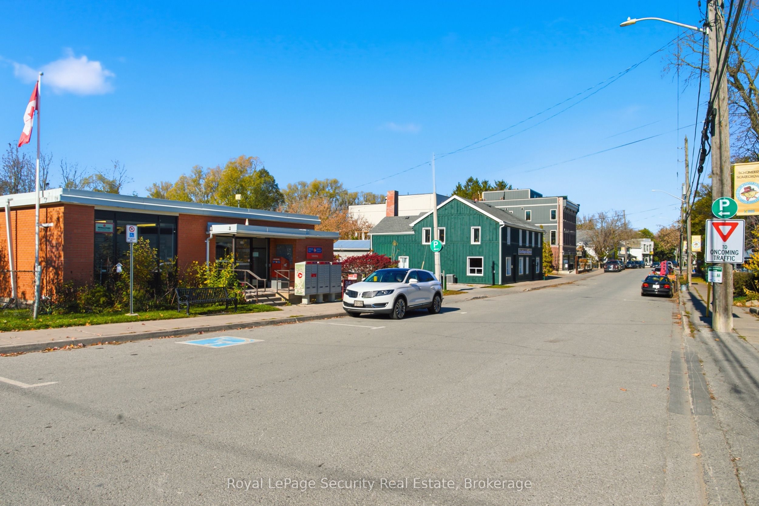 Photo 47 of Unit B, 185 Main Street, King, Schomberg — HOMEH