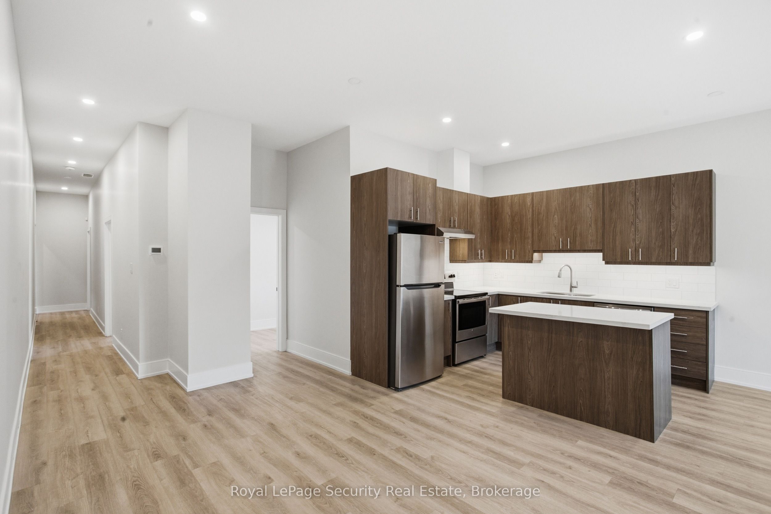 Photo 37 of Unit B, 185 Main Street, King, Schomberg — HOMEH