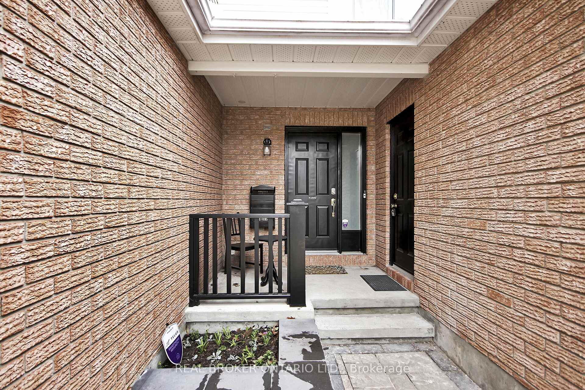 Photo 3 of 213 Markland Crescent, Ottawa, Barrhaven East — HOMEH