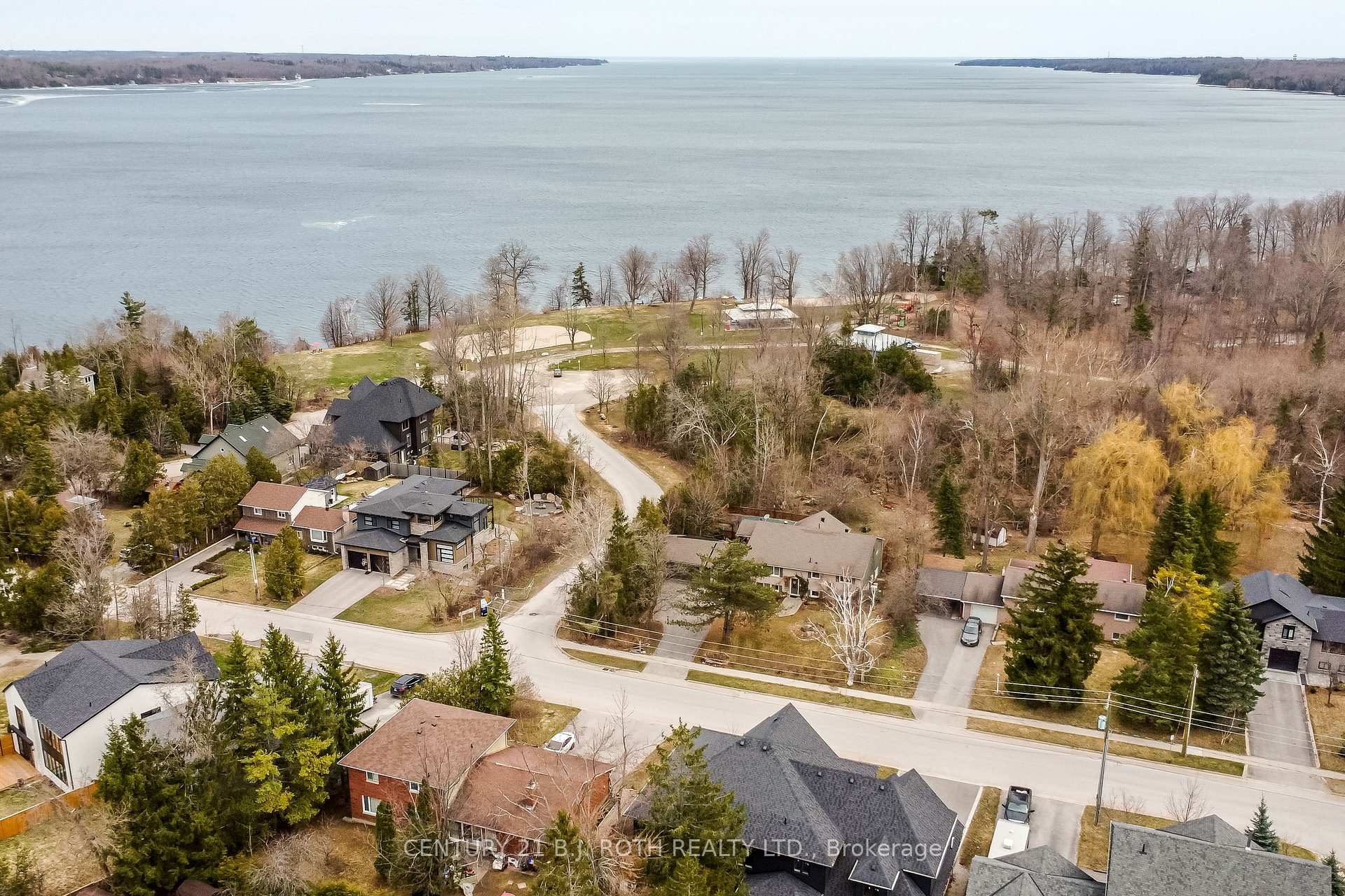 Photo 5 of 16 Gray Lane, Barrie, South Shore — HOMEH