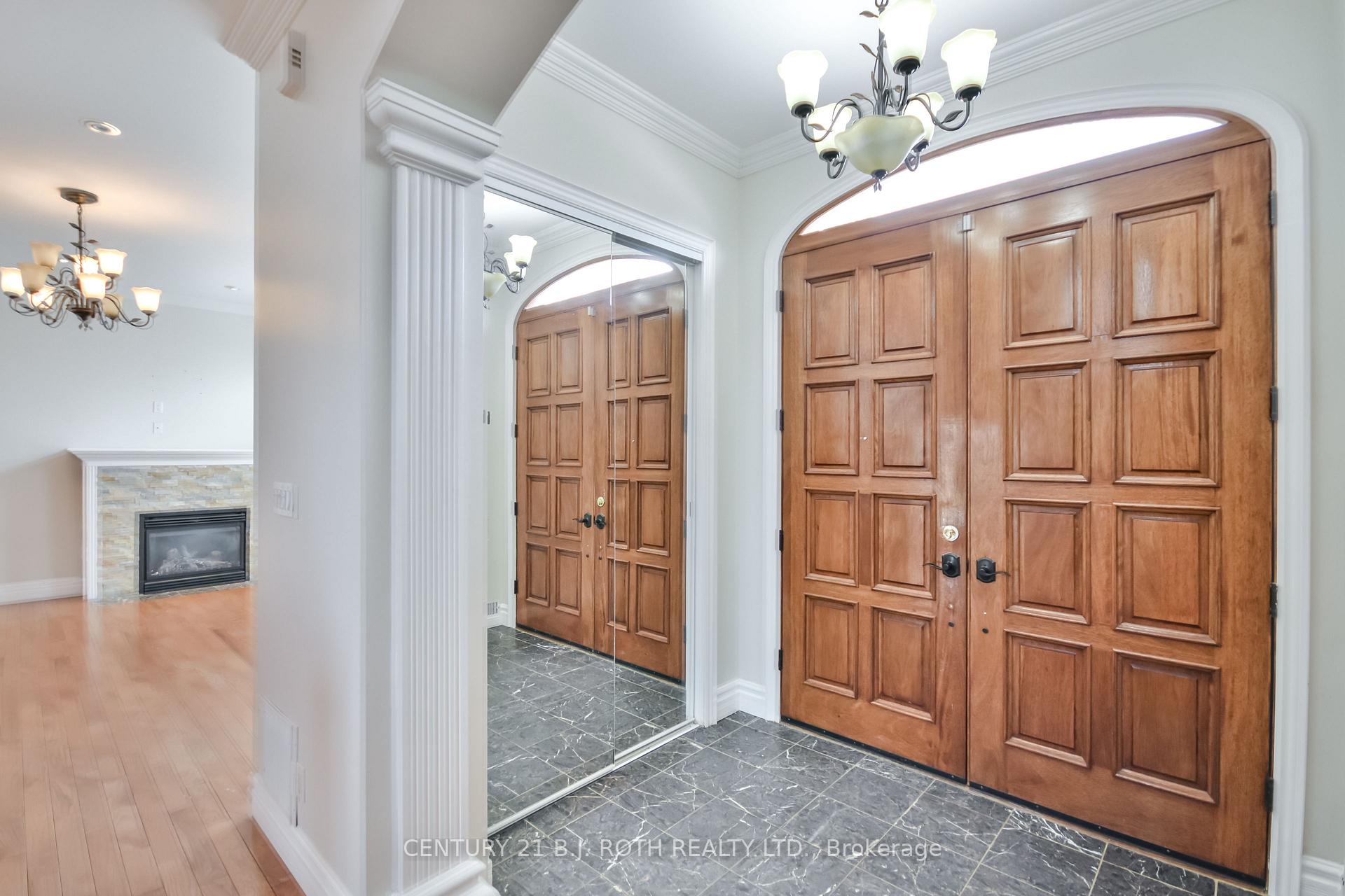 Photo 8 of 16 Gray Lane, Barrie, South Shore — HOMEH