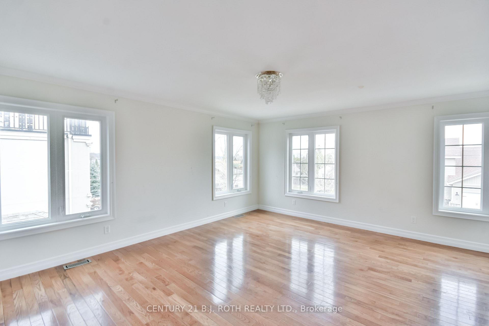Photo 18 of 16 Gray Lane, Barrie, South Shore — HOMEH