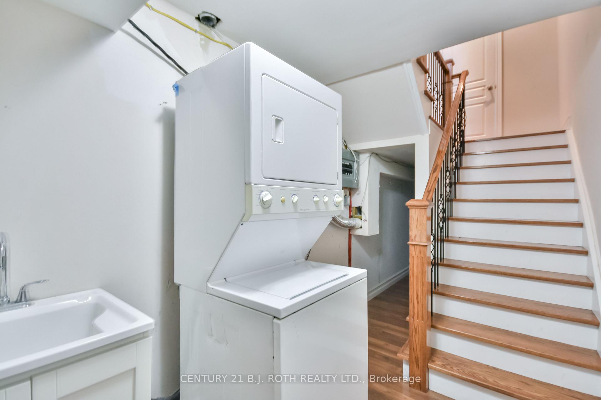 Photo 32 of 16 Gray Lane, Barrie, South Shore — HOMEH