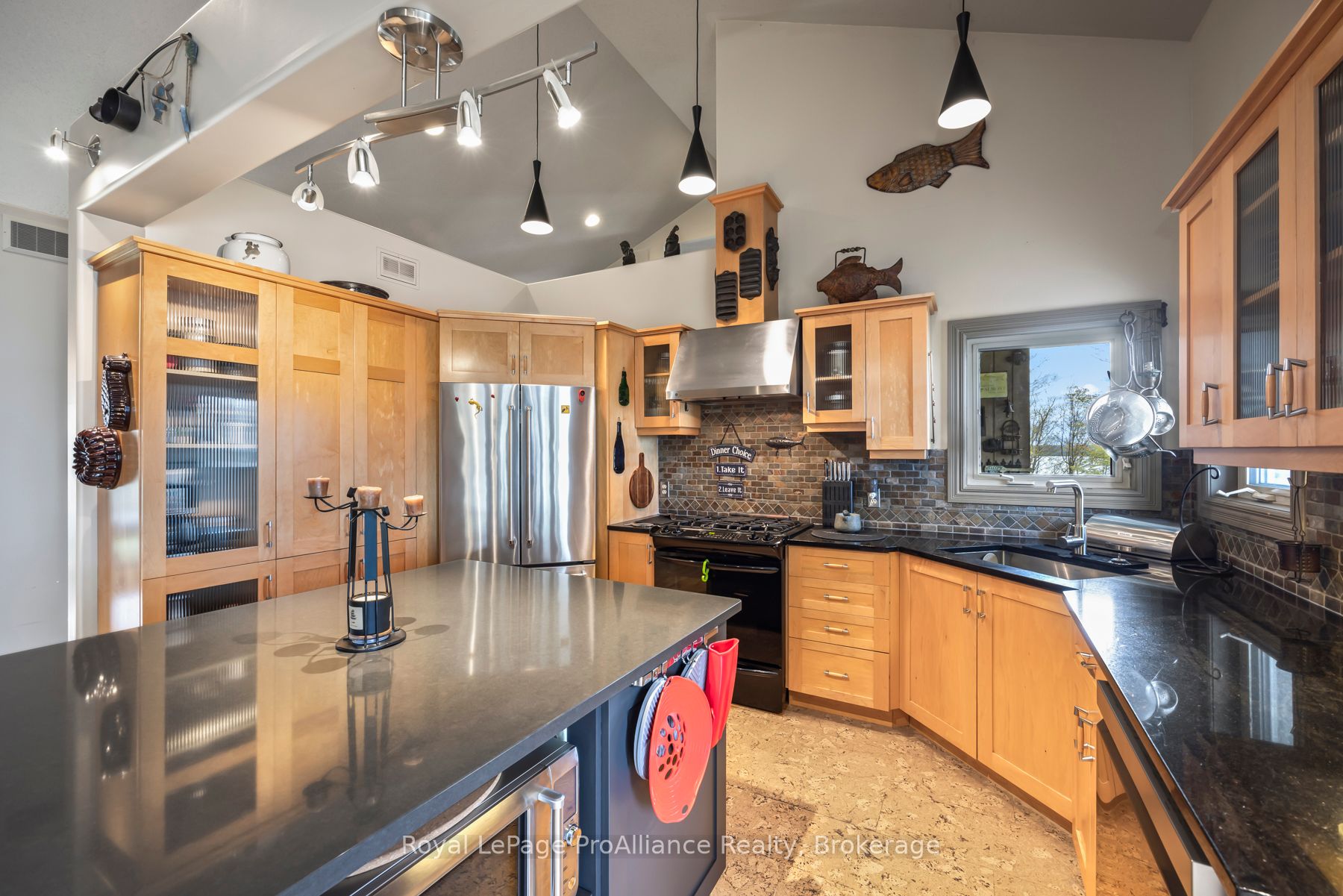 Photo 37 of 2771 Bear Creek Road, Frontenac, Frontenac South — HOMEH