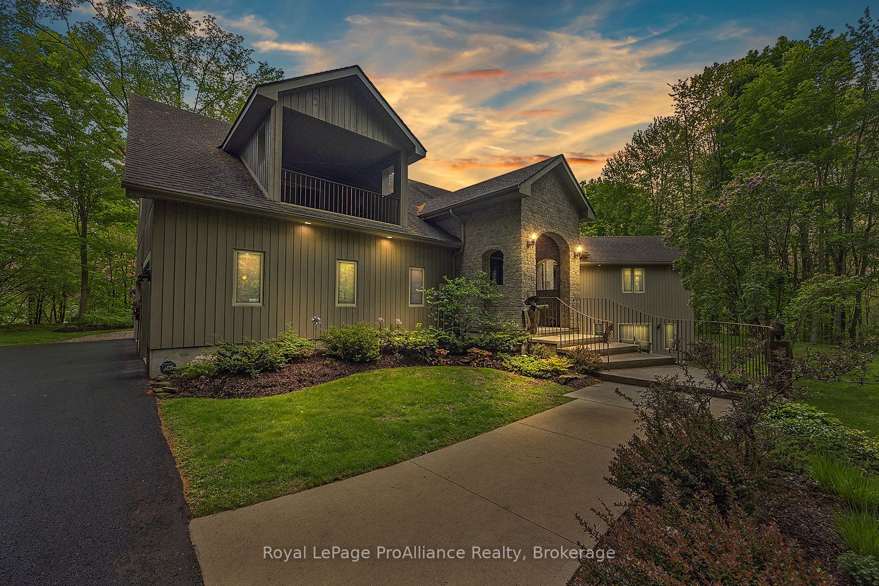 Photo 1 of 2771 Bear Creek Road, Frontenac, Frontenac South — HOMEH