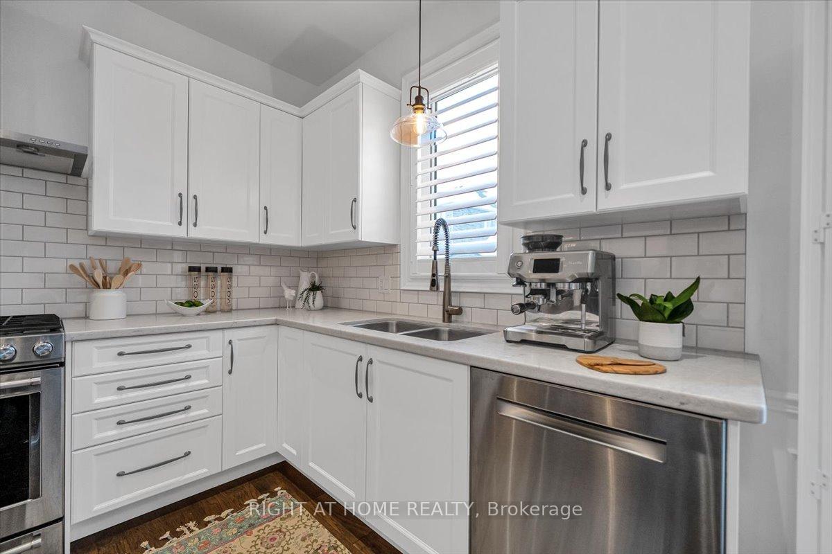 Photo 20 of 144 Fred Jackman Avenue, Clarington, Bowmanville — HOMEH