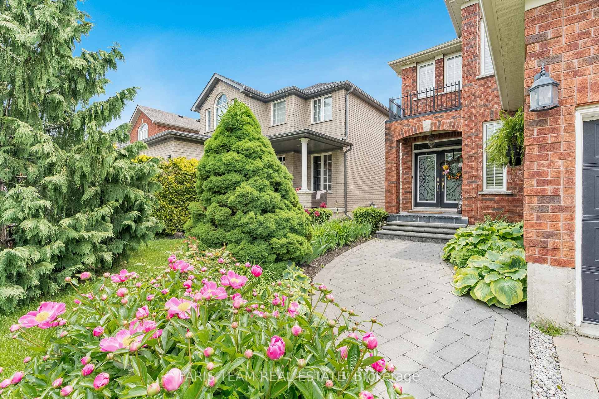 Photo 2 of 54 Parisian Crescent, Barrie, Innis-Shore — HOMEH