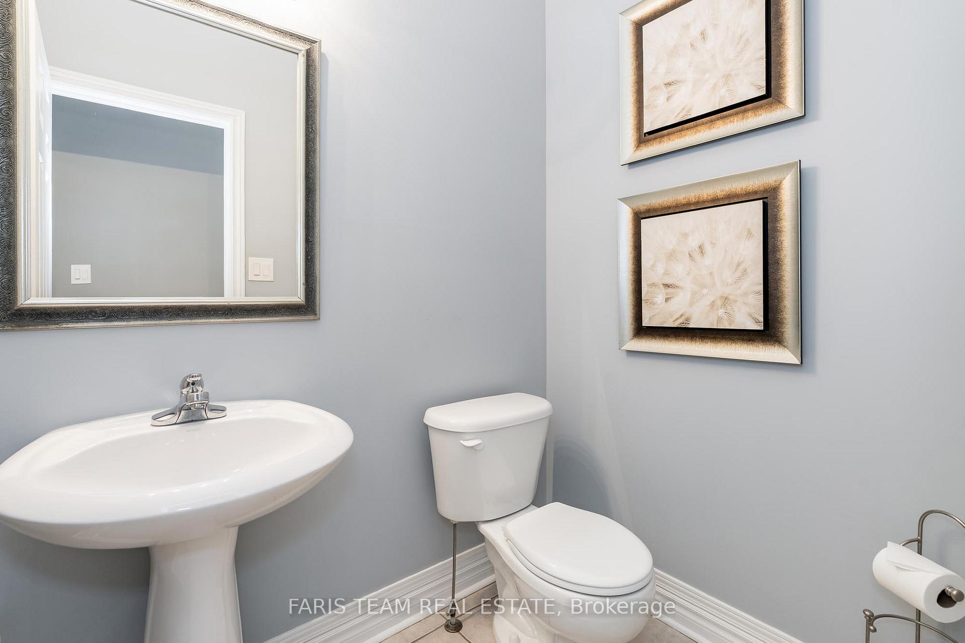 Photo 10 of 54 Parisian Crescent, Barrie, Innis-Shore — HOMEH