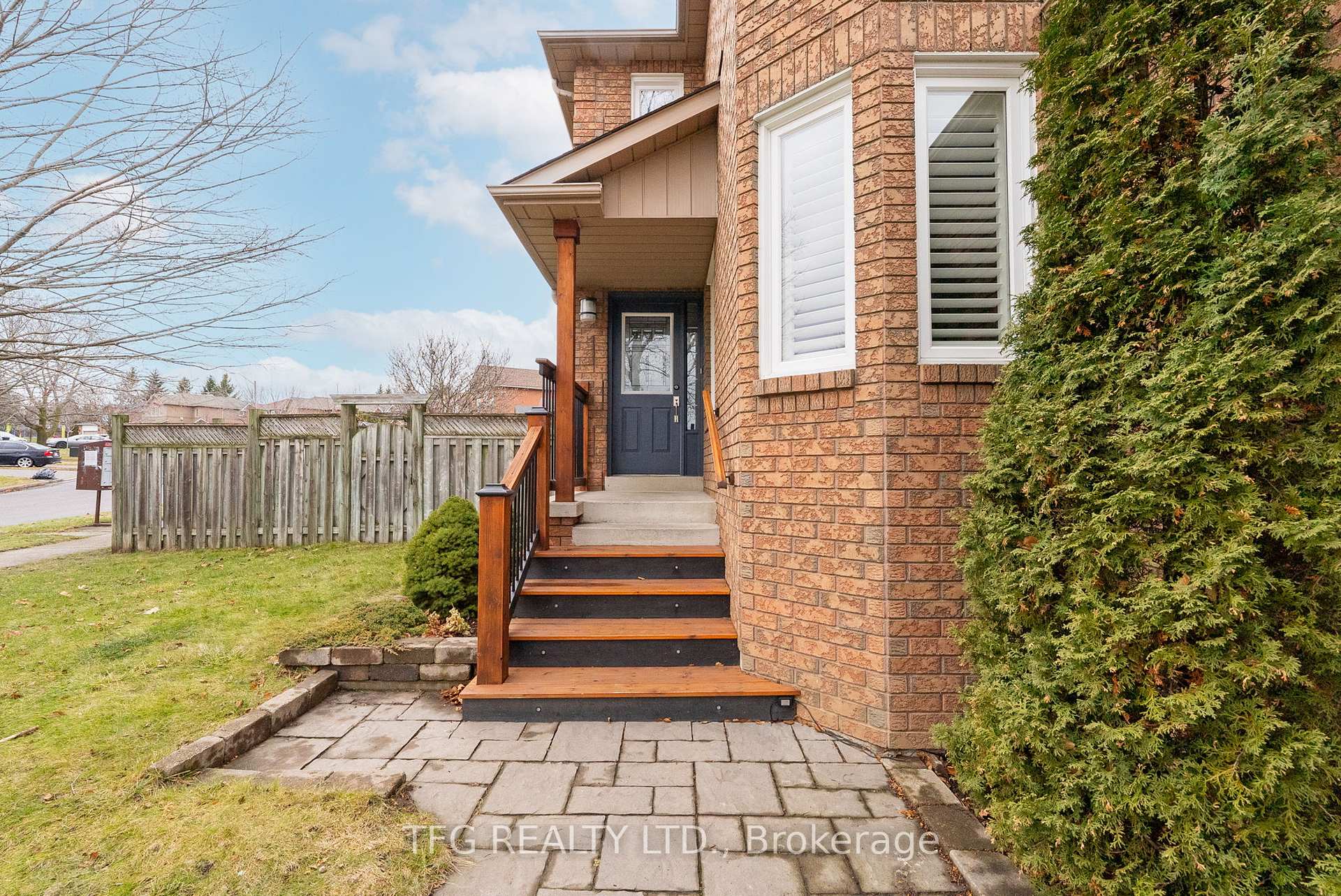 Photo 2 of 82 Apple Blossom Boulevard, Clarington, Bowmanville — HOMEH