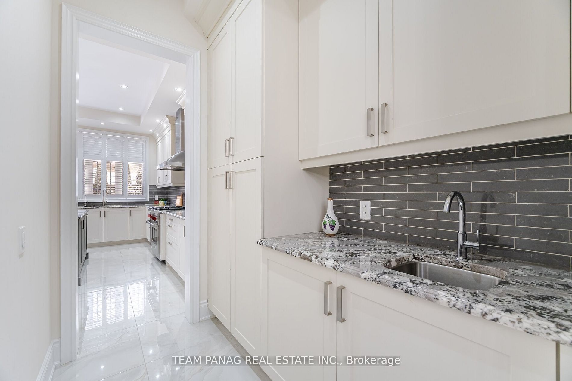 Photo 60 of 76 Balderson Drive, Vaughan, Kleinburg — HOMEH