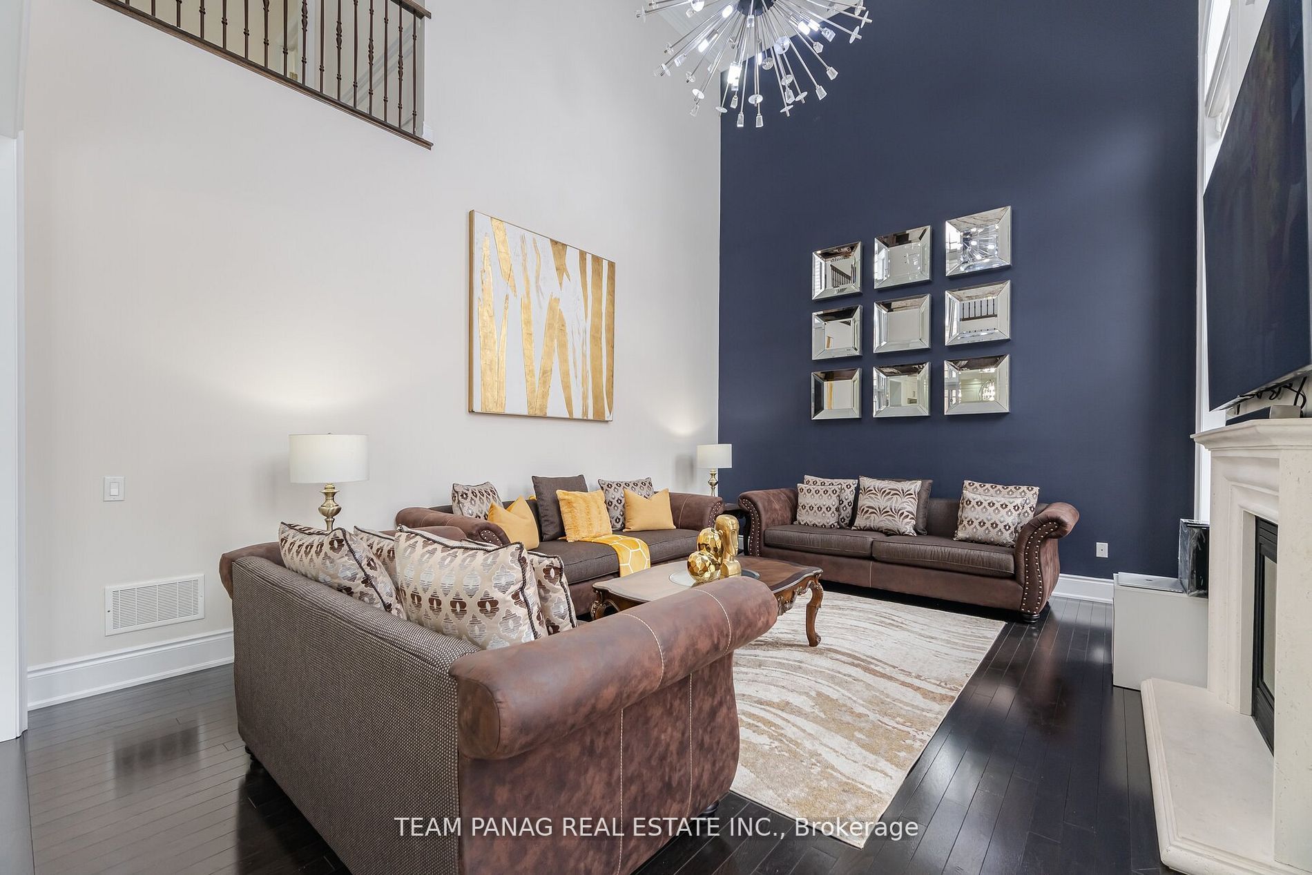 Photo 62 of 76 Balderson Drive, Vaughan, Kleinburg — HOMEH