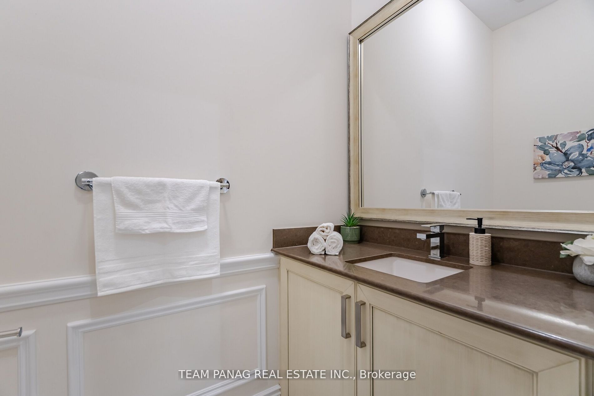 Photo 67 of 76 Balderson Drive, Vaughan, Kleinburg — HOMEH