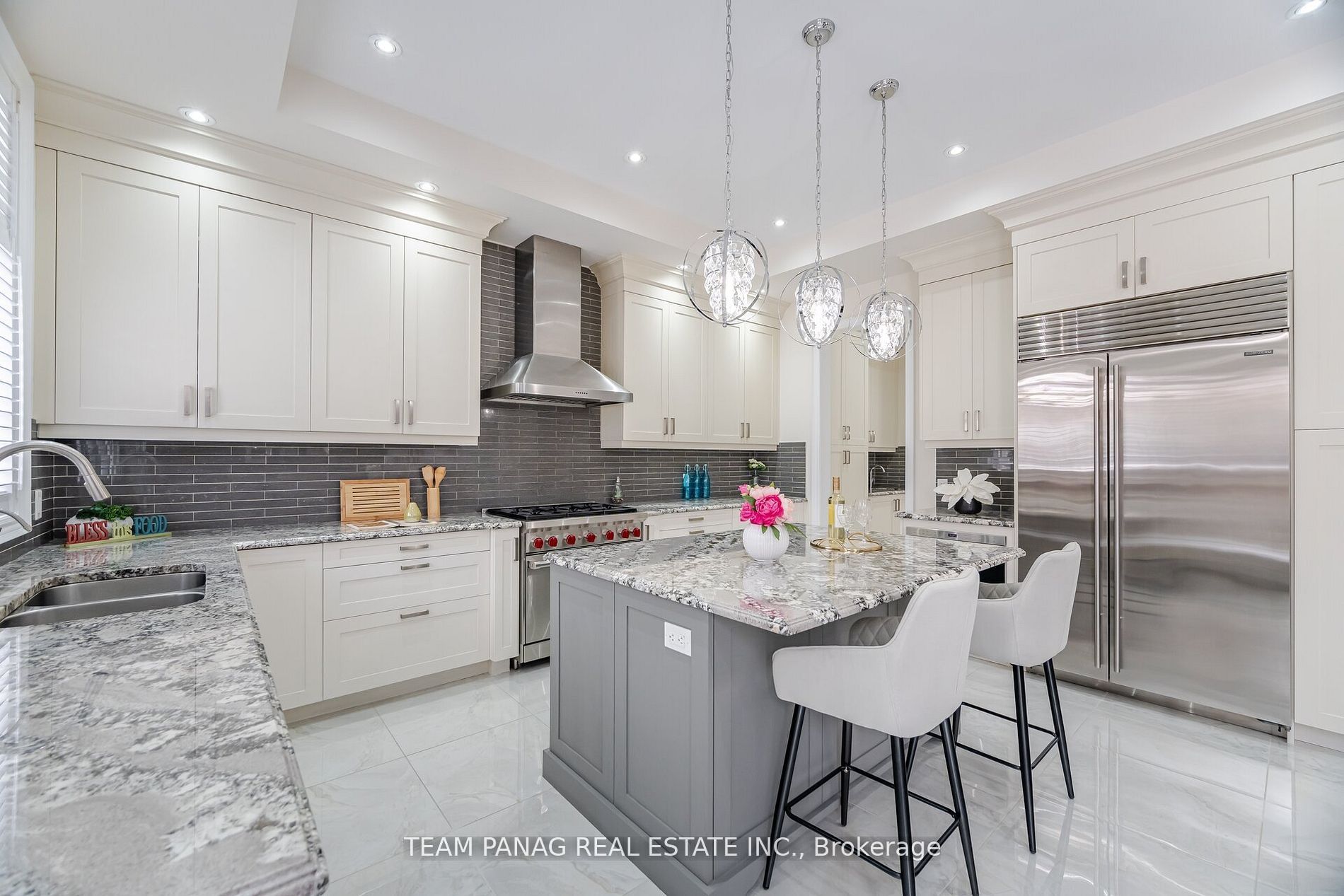 Photo 58 of 76 Balderson Drive, Vaughan, Kleinburg — HOMEH