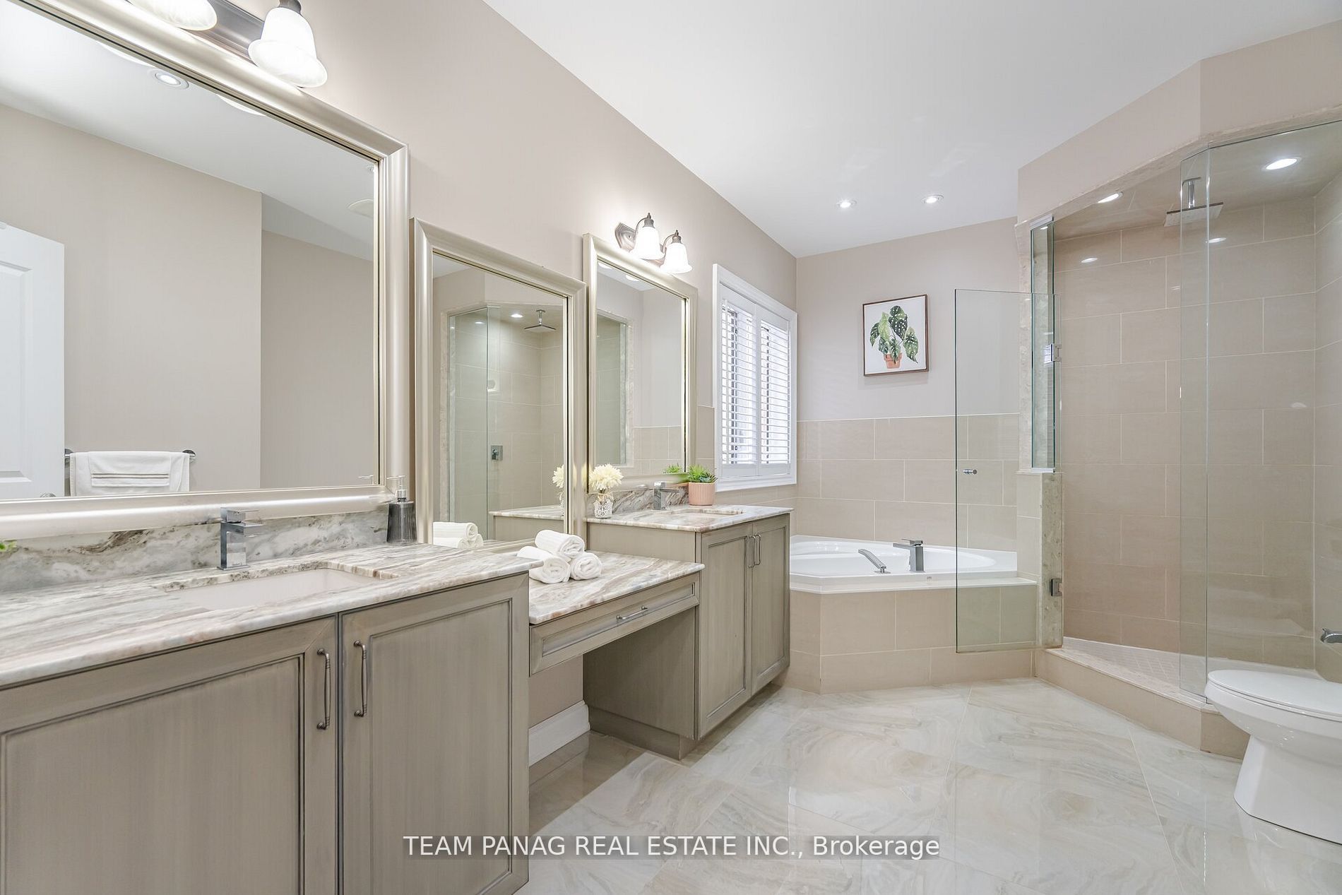 Photo 73 of 76 Balderson Drive, Vaughan, Kleinburg — HOMEH