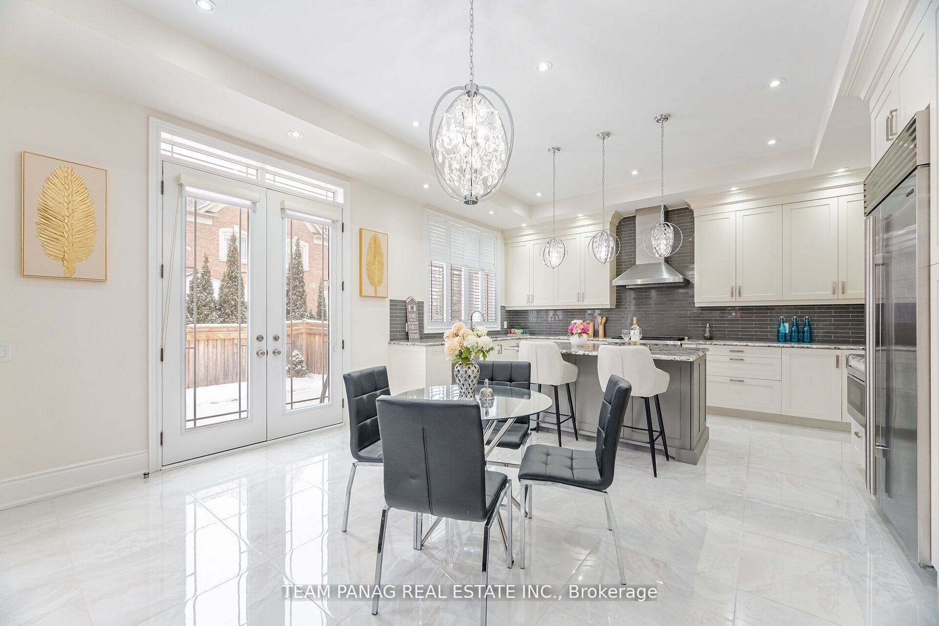 Photo 61 of 76 Balderson Drive, Vaughan, Kleinburg — HOMEH