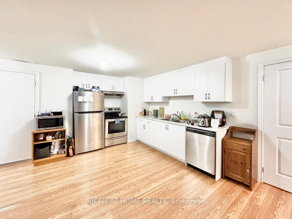 Photo 3 of Unit 1, 27 Ludlow Drive, Barrie, Rural Barrie Southeast — HOMEH