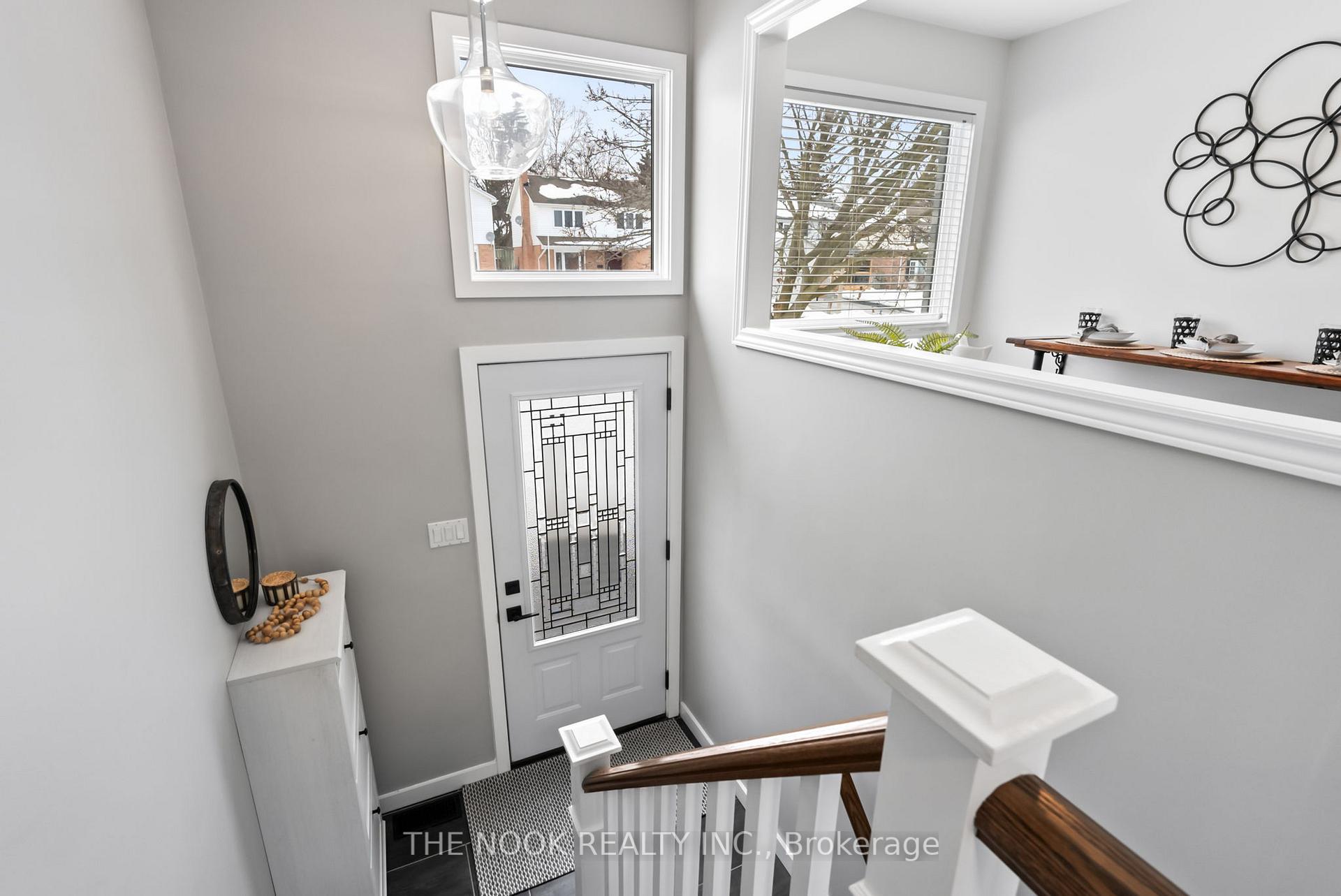 Photo 3 of 172 Trudeau Drive, Clarington, Bowmanville — HOMEH