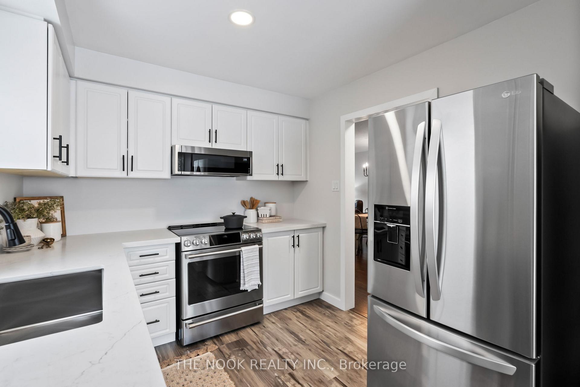 Photo 7 of 172 Trudeau Drive, Clarington, Bowmanville — HOMEH