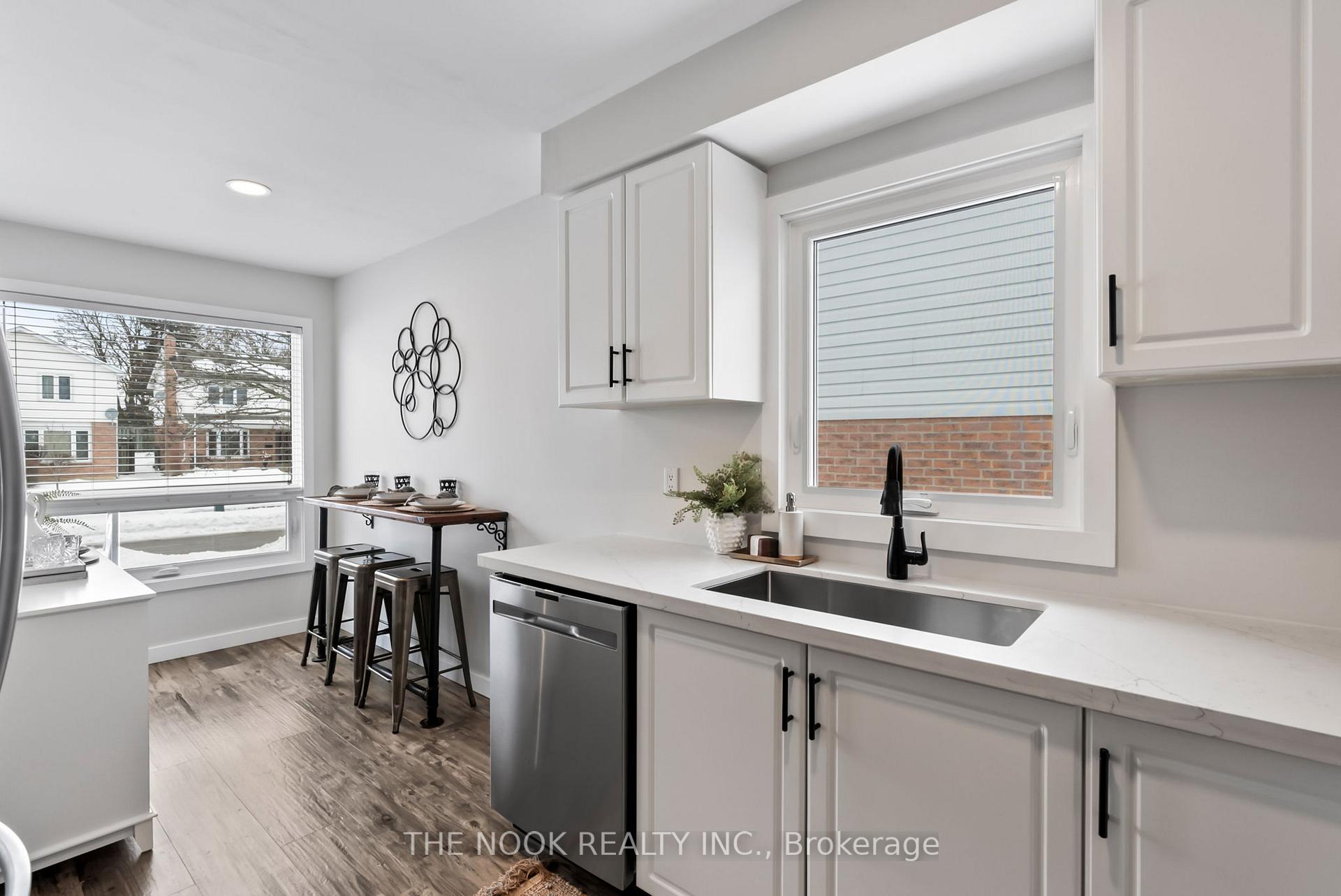 Photo 8 of 172 Trudeau Drive, Clarington, Bowmanville — HOMEH