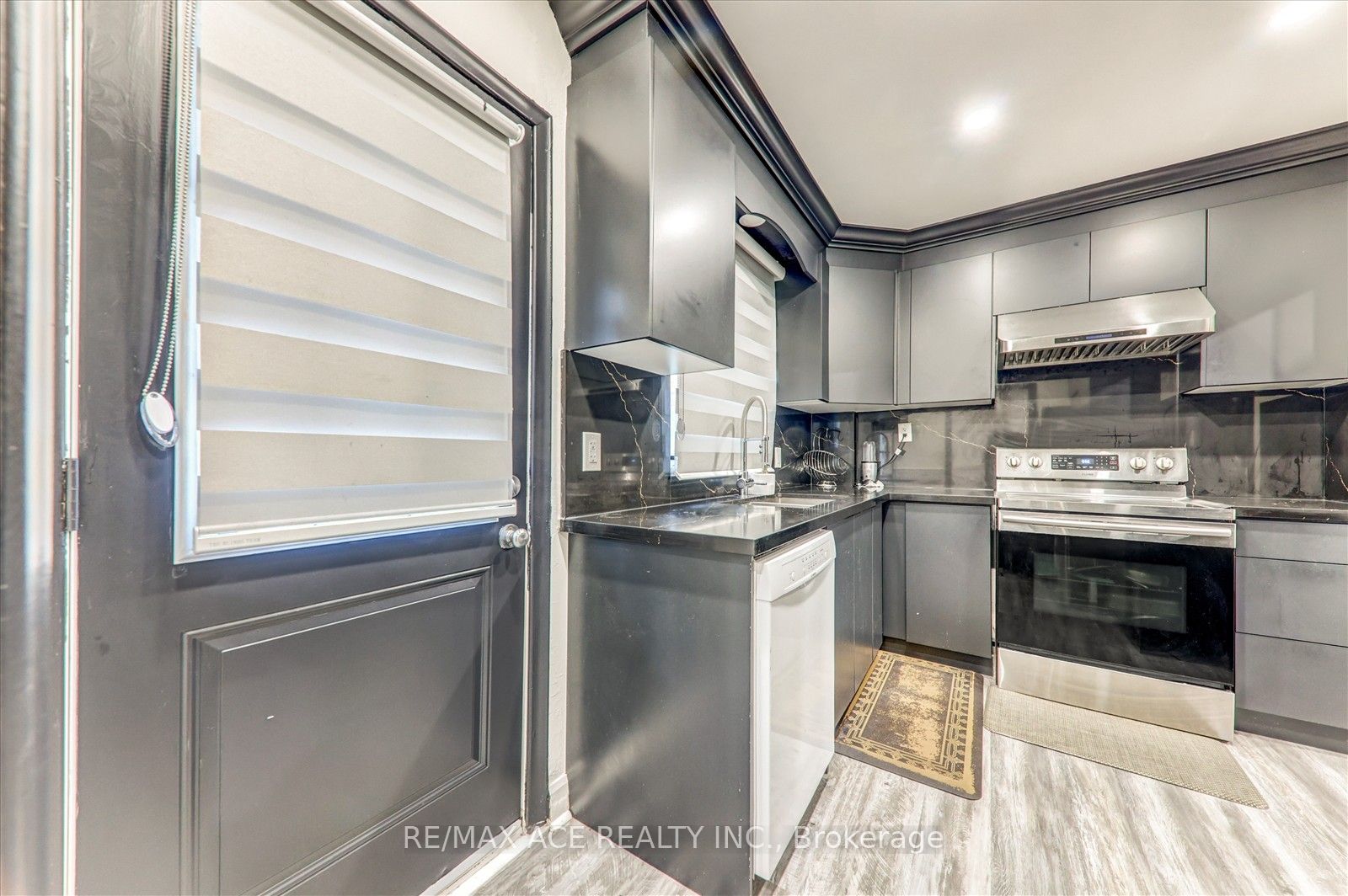Photo 50 of 81 Grassmere Avenue, Oshawa, Lakeview — HOMEH
