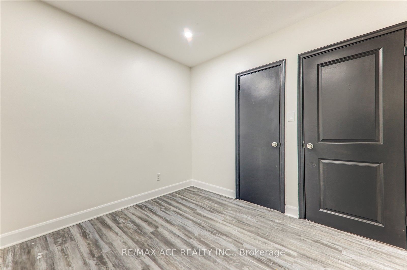 Photo 60 of 81 Grassmere Avenue, Oshawa, Lakeview — HOMEH
