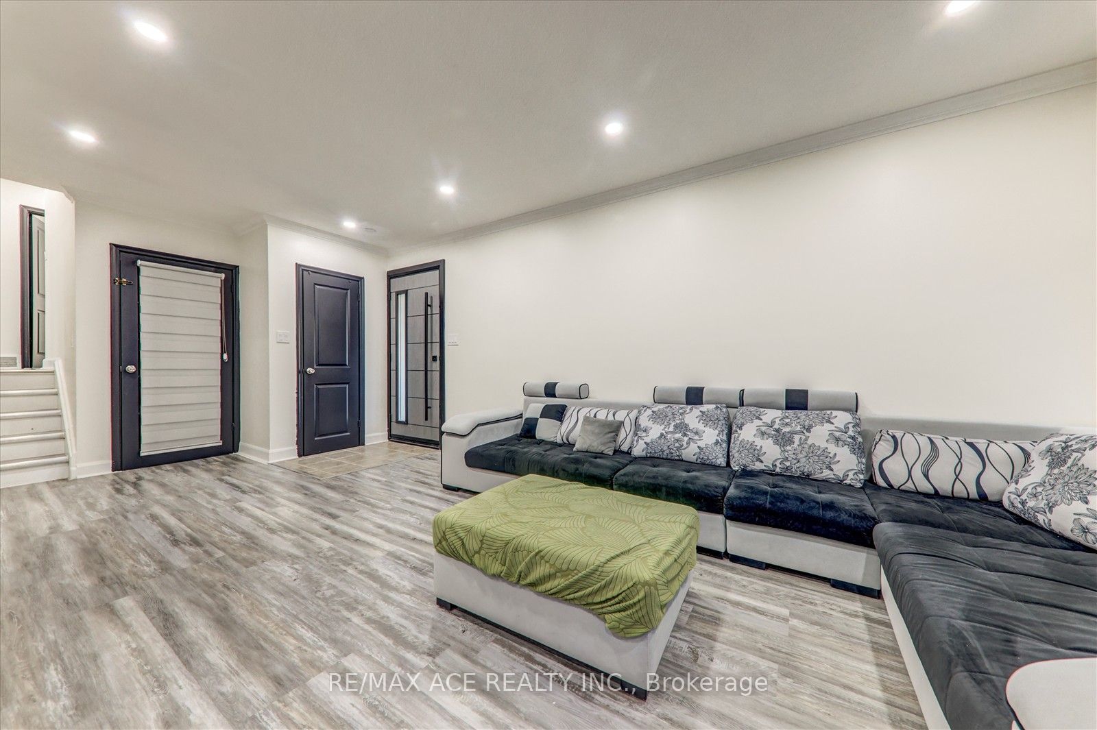 Photo 45 of 81 Grassmere Avenue, Oshawa, Lakeview — HOMEH